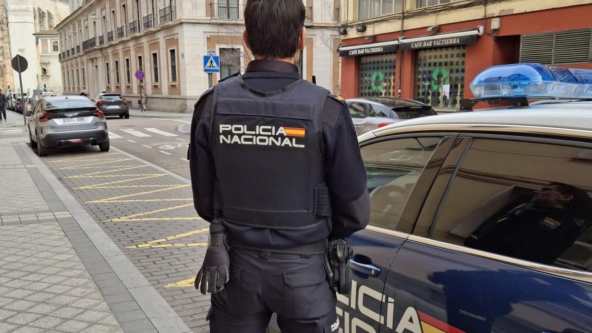 Agente de la Policía Nacional en Valladolid