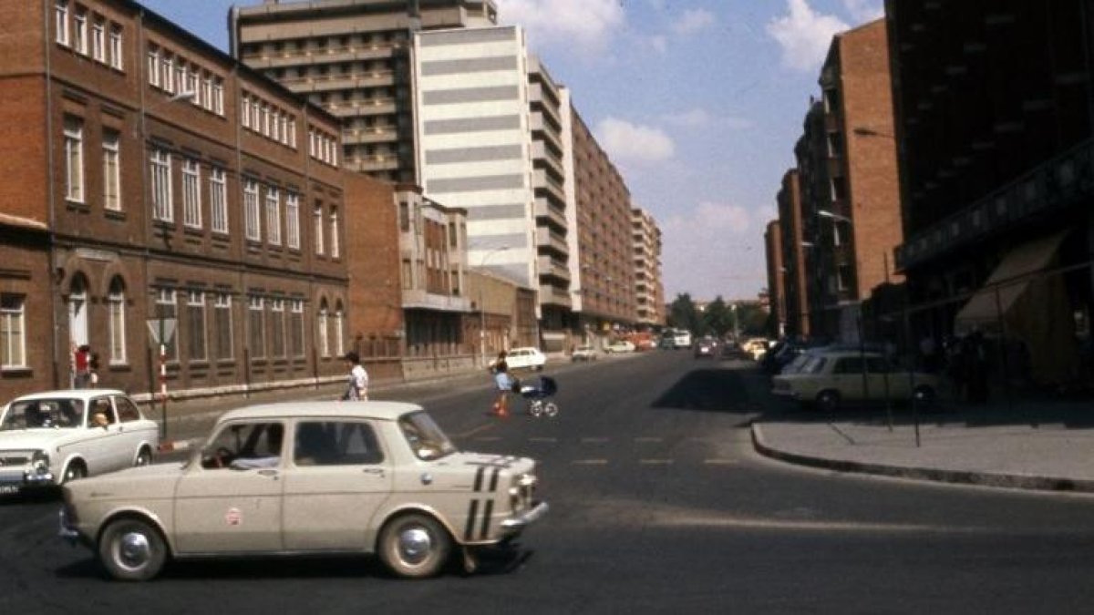 Pavimentación de la calle Madre de Dios en los años 70