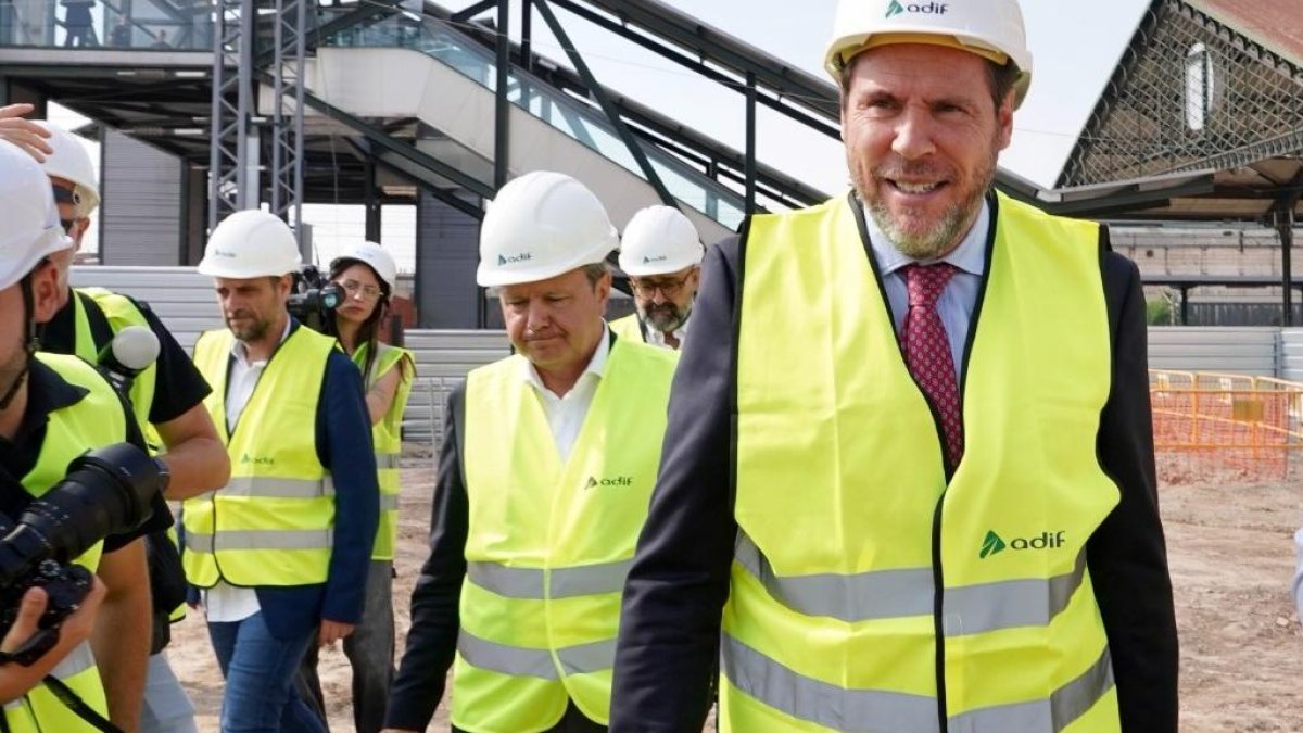 El ministro de Transportes, Óscar Puente, en su última visita a las obras de la nueva estación de tren de Valladolid.