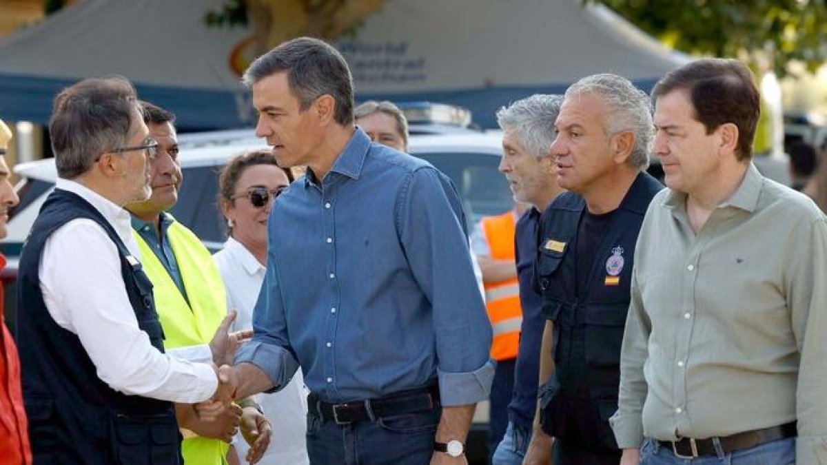 El presidente del Gobierno, Pedro Sánchez, se desplaza a la zona afectada por los incendios forestales de Ávila. El jefe del Ejecutivo