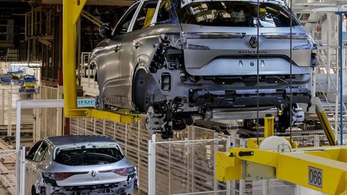 La factoría de Renault en  Villamuriel (Palencia) en la fabricación del Austral
