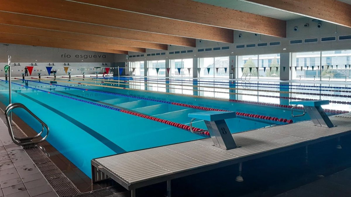 Piscina cubierta del Centro Deportivo Río Esgueva.