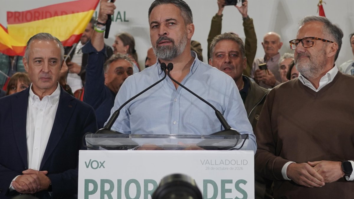 Pablo Sáez, Santiago Abascal y Carlos Pollán.