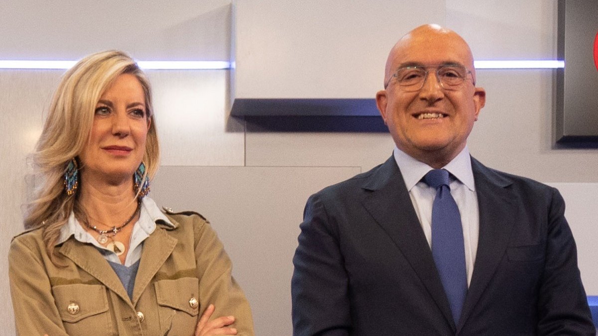 Irene Carvajal y Jesús Julio Carnero, en el debate de La 8 Valladolid durante la campaña de las pasadas municipales.-PHOTOGENIC