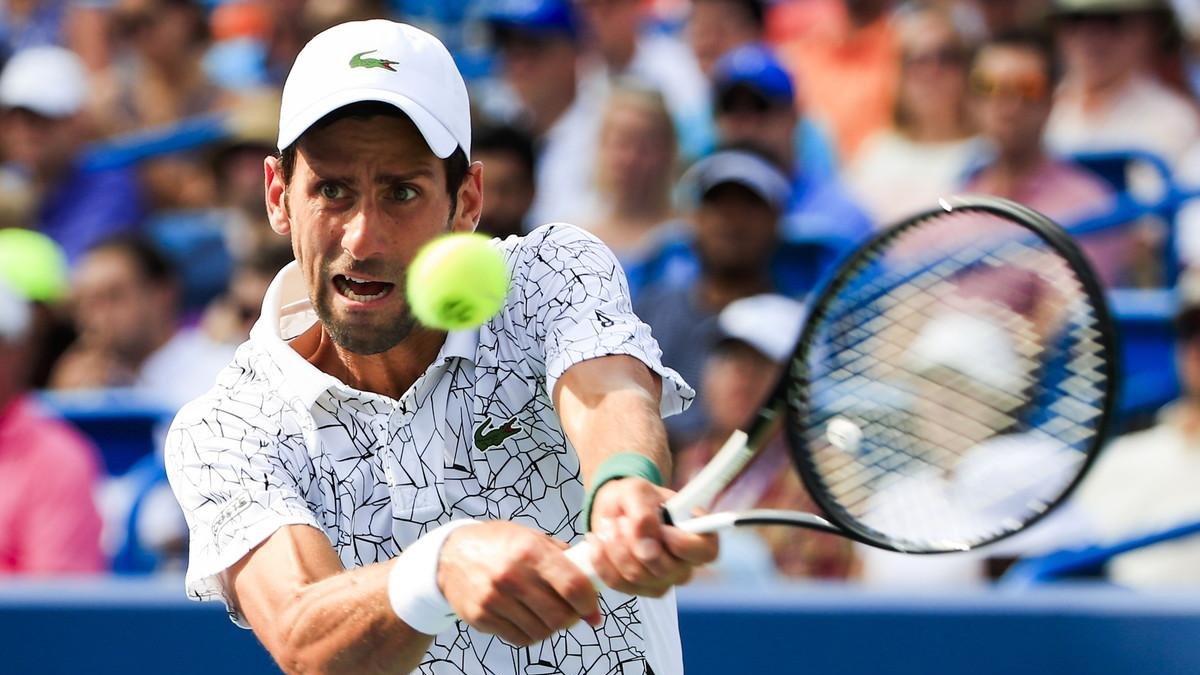 Djokovic, camino de su victoria. /-TANNEN MAURY (EFE)