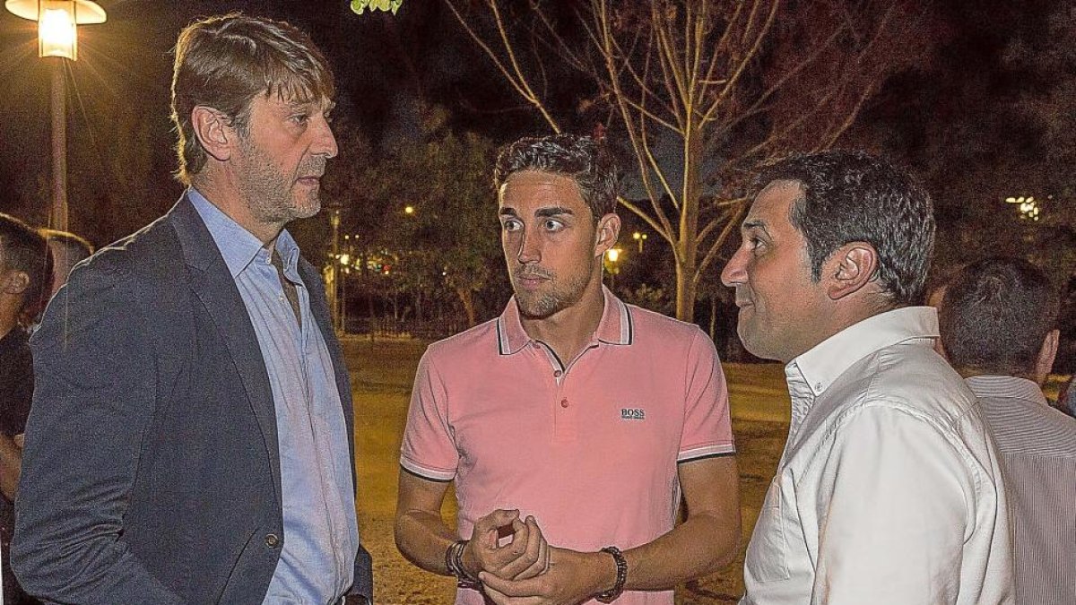 Carlos Suárez, Mata y Braulio Vázquez, anoche, en la Gala de la Federación de Peñas del Valladolid.-MIGUEL ÁNGEL SANTOS