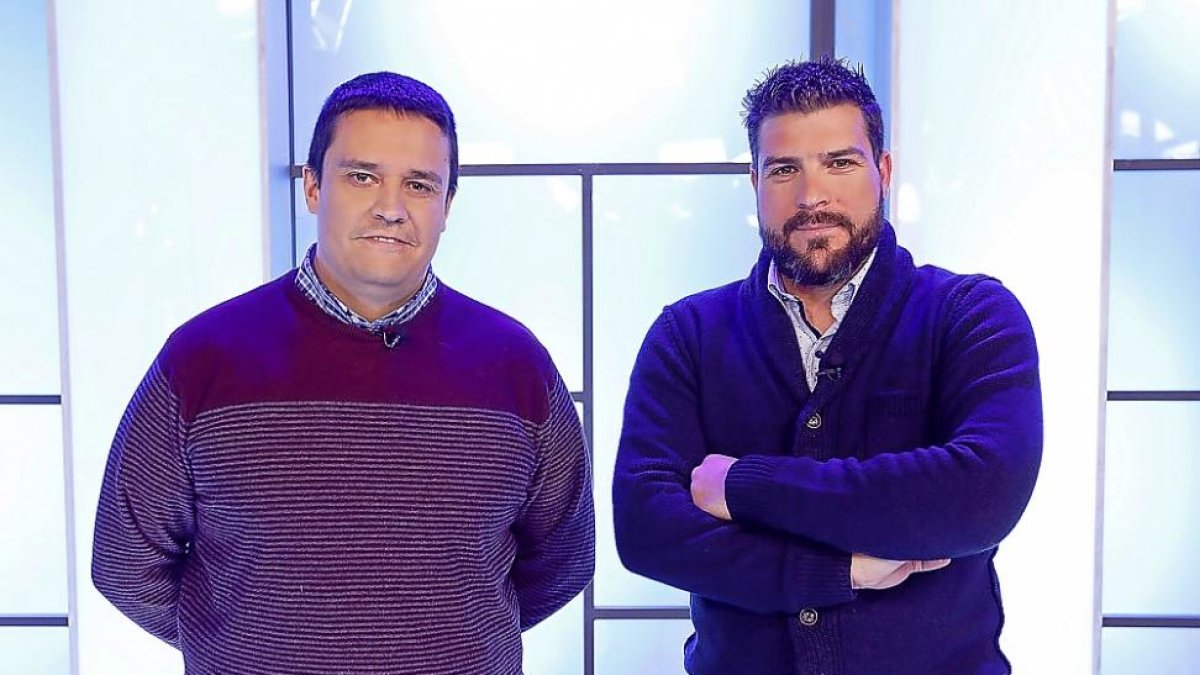Natán Espinosa y Miguel Ángel Gómez, representantes de la asociación Jusapol.-J. M. LOSTAU