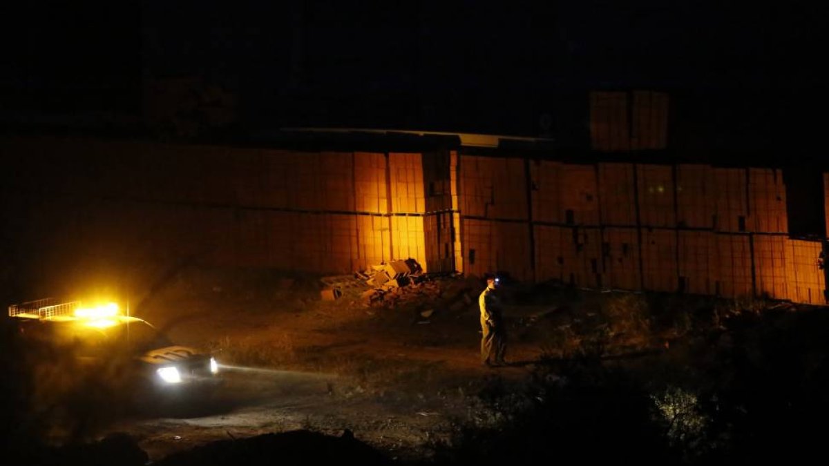 Incendio en las instalaciones de una fábrica de material de construcción ubicada en la carretera de Asturias de León-Ical