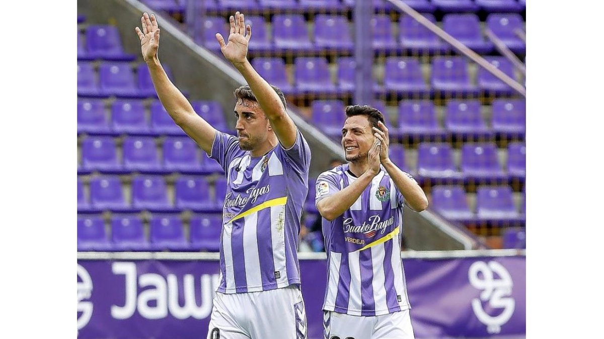 Jaime Mata y Óscar Plano, goleadores en la última victoria blanquivioleta.-J.M.LOSTAU