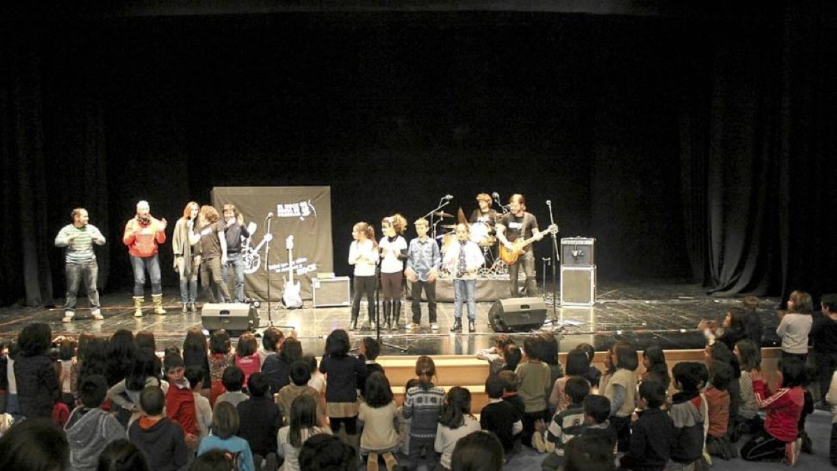 Concierto solidario celebrado en Íscar-El Mundo