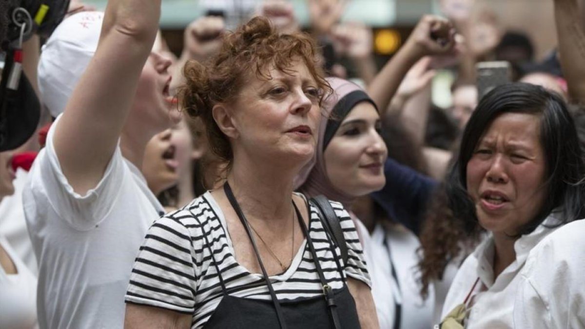 Sarandon, junto a otras activistas, durante la protesta contra las políticas migratorias de Trump, en Washington.-/ J. SCOTT APPLEWHITE (AP)