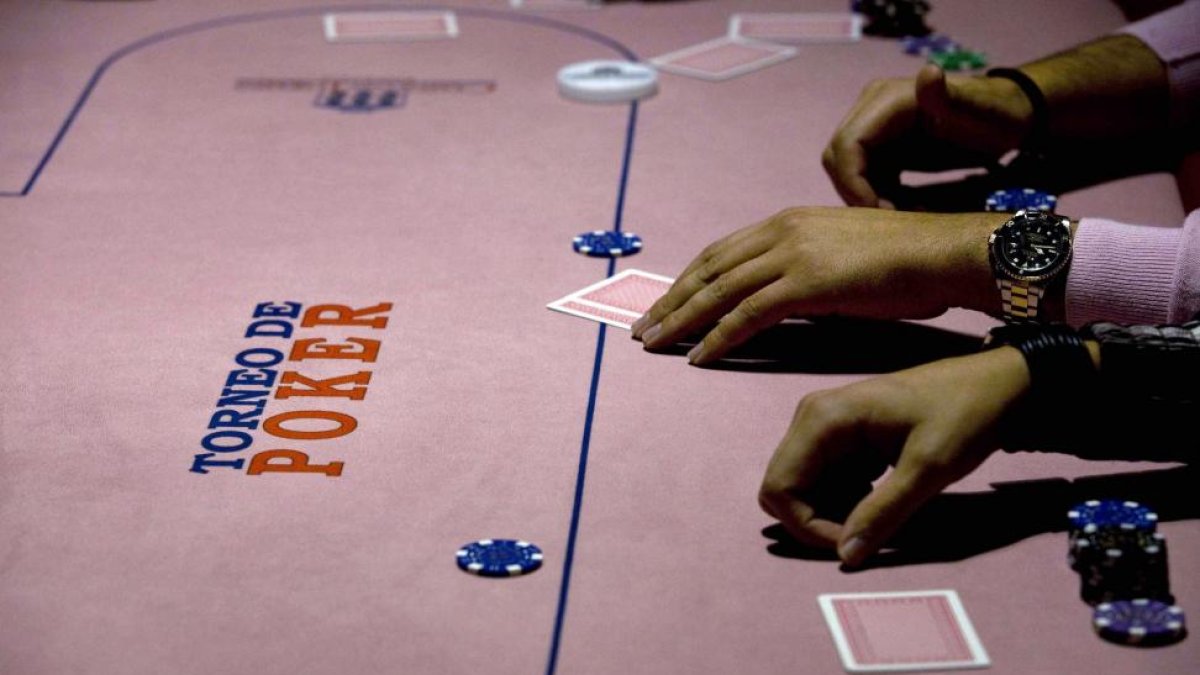 Mesa de póker en el Casino de Salamanca.-ICAL