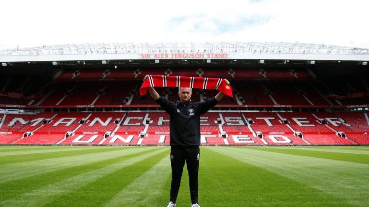 Jose Mourinho, cuando fue fichado por el United.-REUTERS / ANDREW YATES