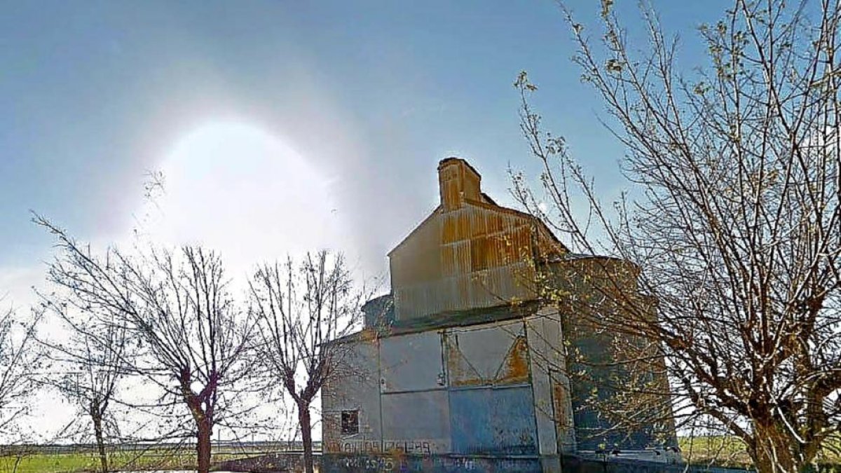 Silo de Torrecilla de la Orden, en la Carretera de Fresno.