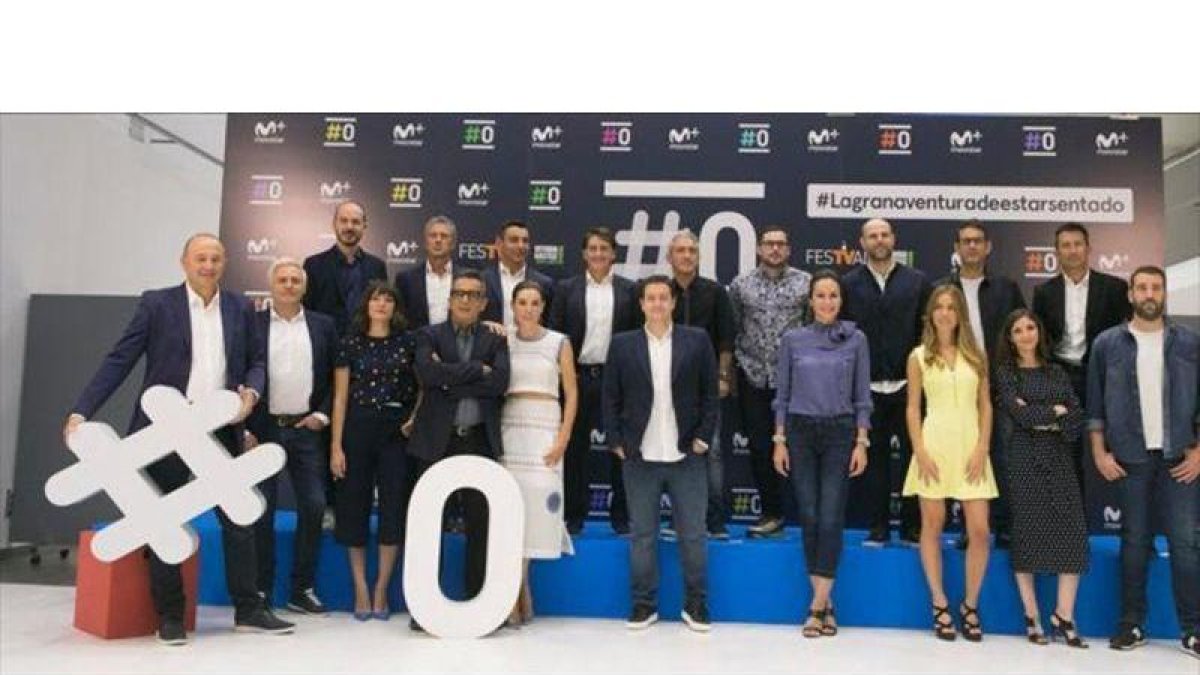 Los profesionales del canal #0 de Movistar+ para la temporada 2016-2017 posa en el Festival de Televisión de Vitoria.-MOVISTAR+