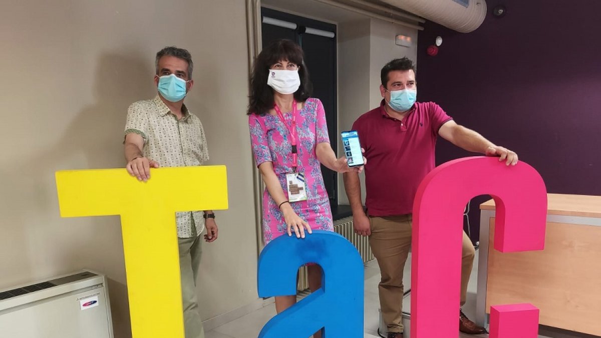 Juan Herrero y Ana Redondo presentan la 'app' junto a Eduardo Fernández, de Plumtic.