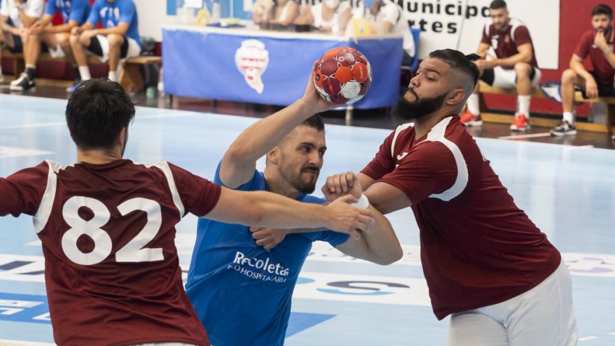 08/08/20. VALLADOLID. PHOTOGENIC/PABLO REQUEJO. Polideportivo Huerta del Rey. BALONMANO (partido amistoso). Recoletas Atlético Valladolid-Cuenca.