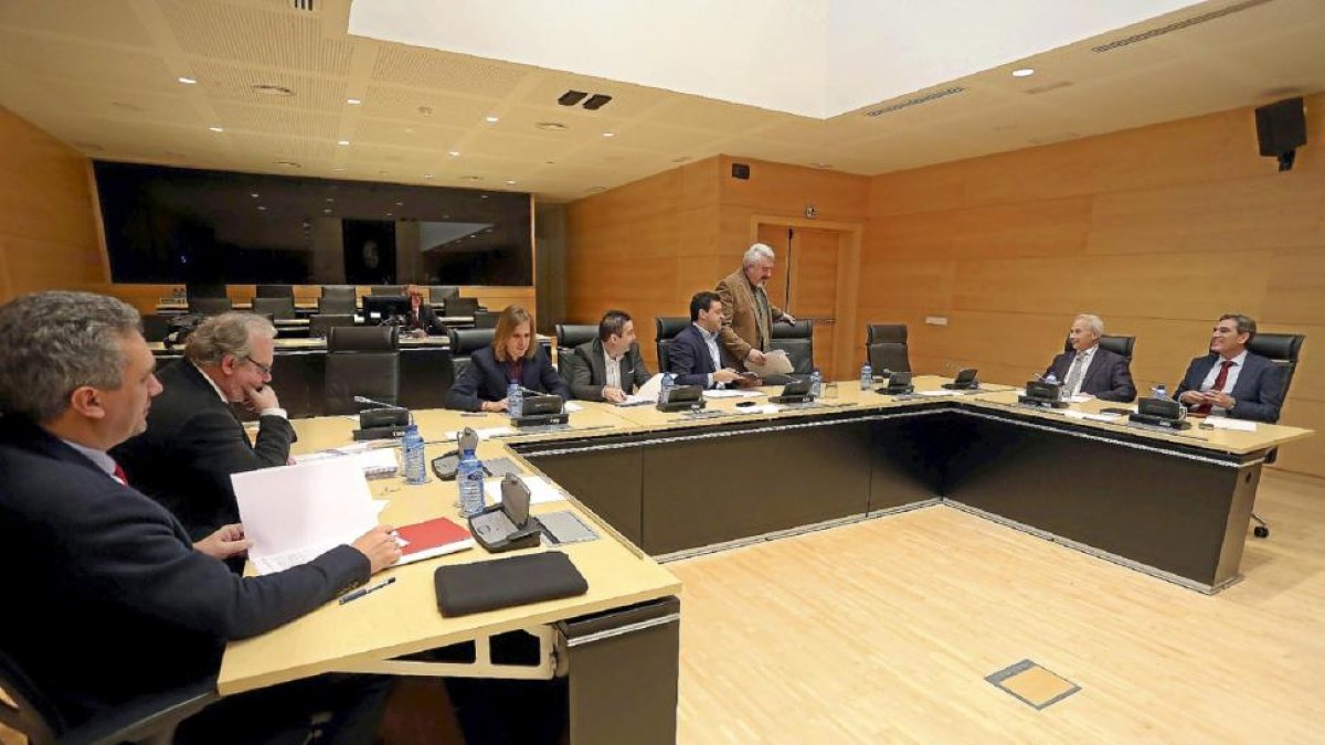 Comisión de investigación sobre el procedimiento de adjudicación de parques eólicos en Castilla y León.-ICAL