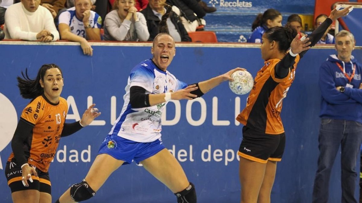 O'Mullony en una acción de un partido ante el Bera Bera. / PHOTOGENIC
