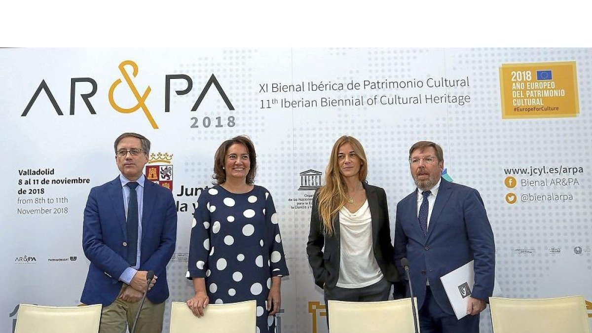 Enrique Saiz, María Josefa García Cirac, Catarina Valença y Miguel Ángel de la Iglesia, ayer, en el CCMD.-ICAL
