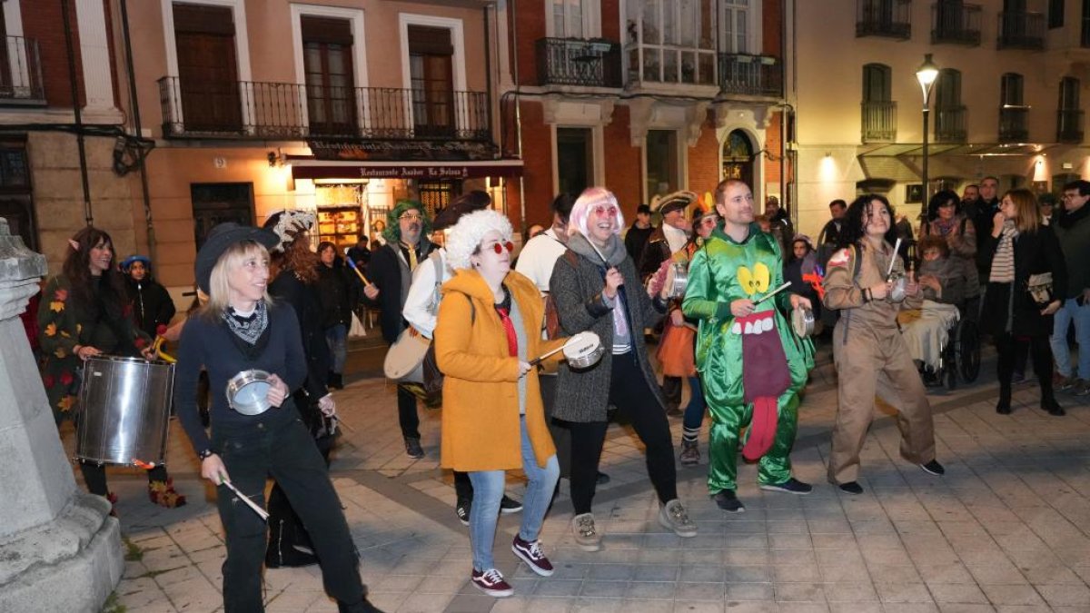 Pasacalle Carioca en los Carnavales de Valladolid.- J.M. LOSTAU