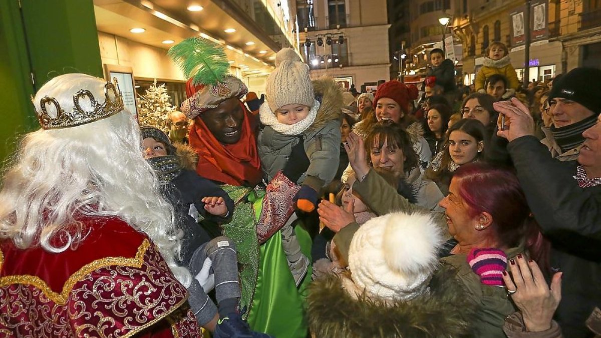 Los Reyes de Oriente llegan a El Corte Inglés de Constitución.-M. A. SANTOS