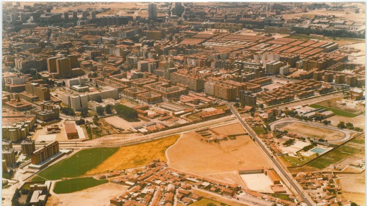 Vista aérea del barrio Belén en 1981.- ARCHIVO MUNICIPAL DE VALLADOLID