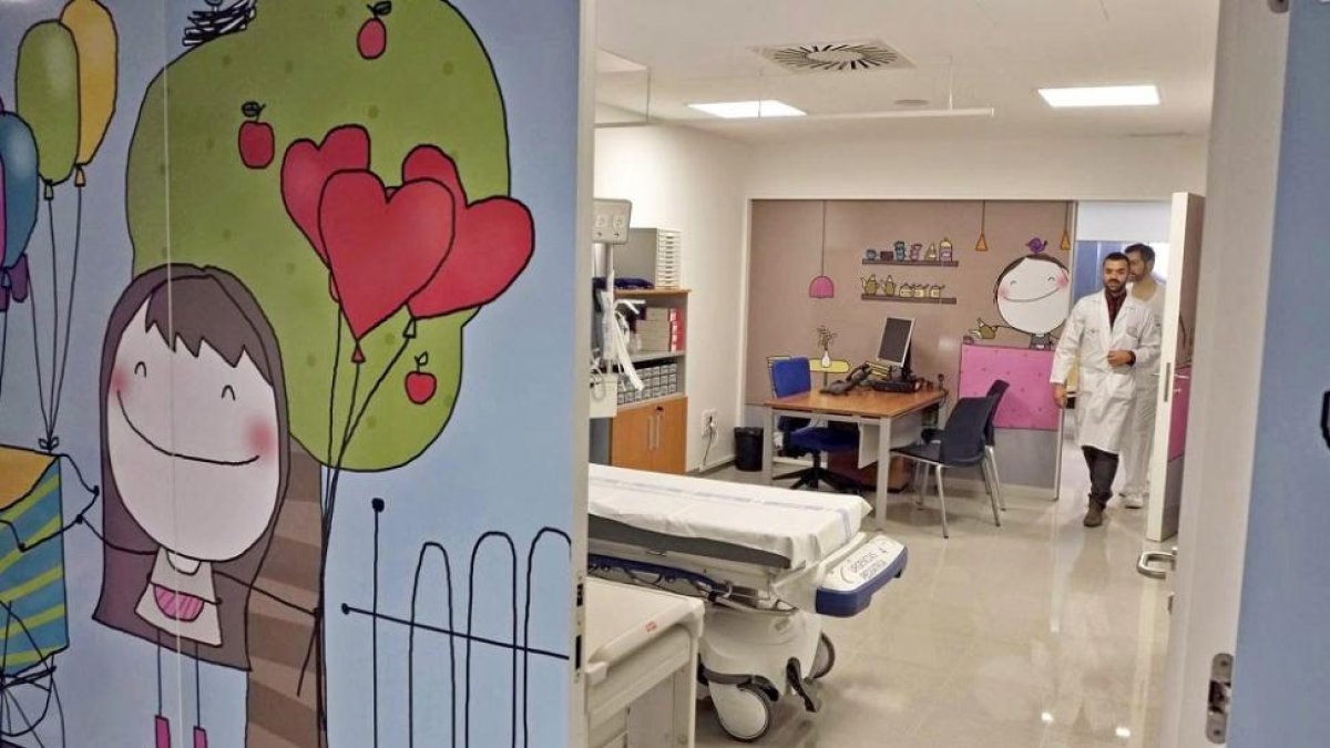 Urgencias del Hospital Clínico Universitario de Valladolid, decorada con motivos infantiles-ICAL