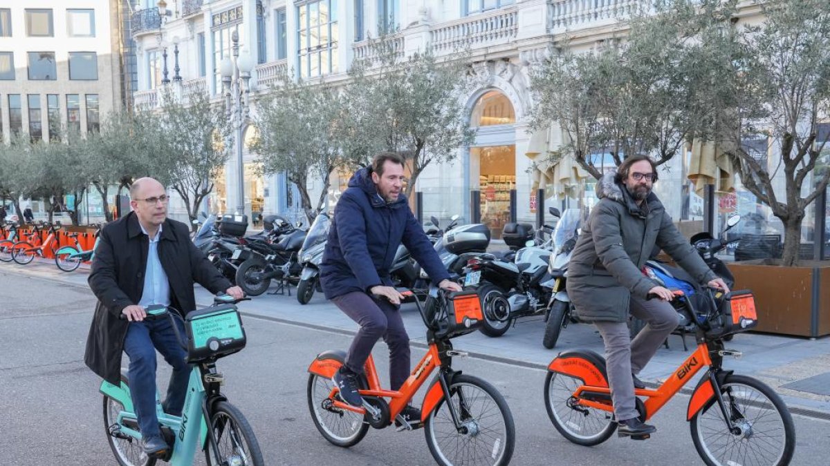 Inauguración de BIKI.- J.M.LOSTAU
