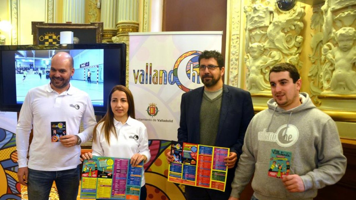 Alberto Bustos, en la presentación de la nueva edición de los programas de ocio alternativo para jóvenes ‘Vallatarde’ y ‘Vallanoche’.-ICAL