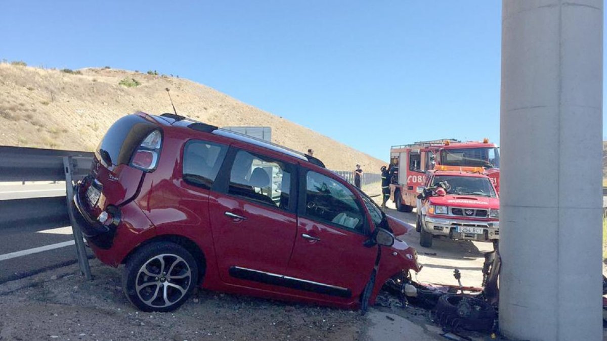 Accidente de tráfico en la A-50 a la altura de Peñalba de Ávila, en el que ha fallecido una persona.-ICAL