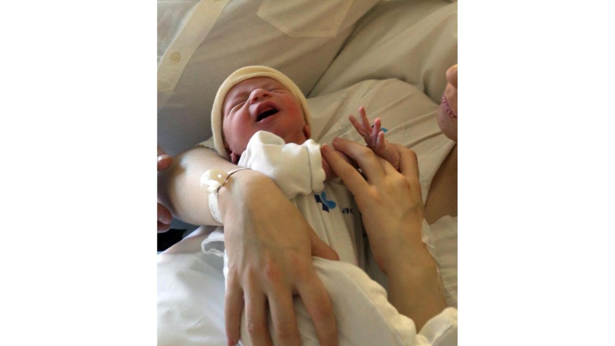 Foto de Hugo, el primer niño nacido de 2019-ICAL