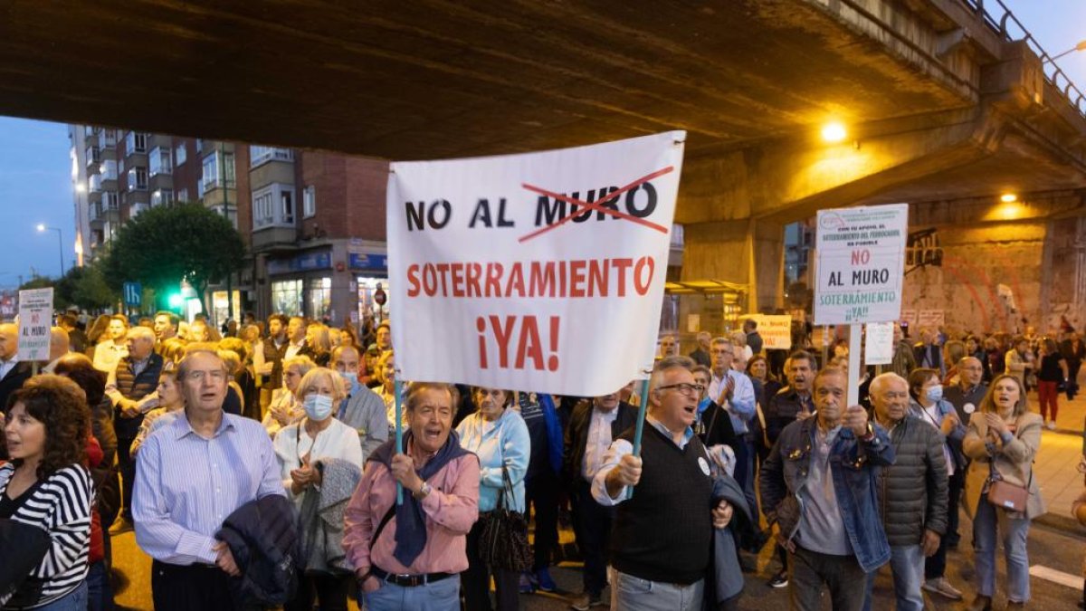 Concentración de Plataforma por el Soterramiento. PHOTOGENIC