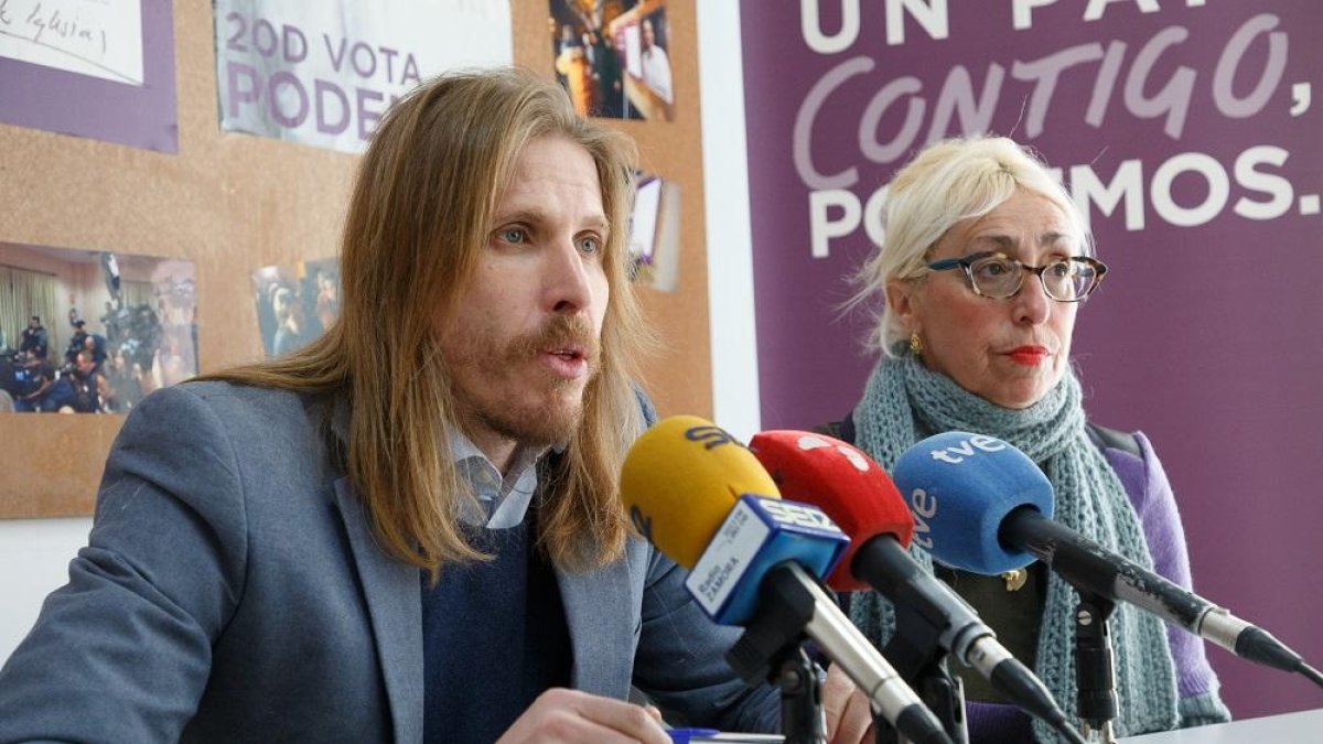 Pablo Fernández atiende a los medios en una foto de archivo.-ICAL