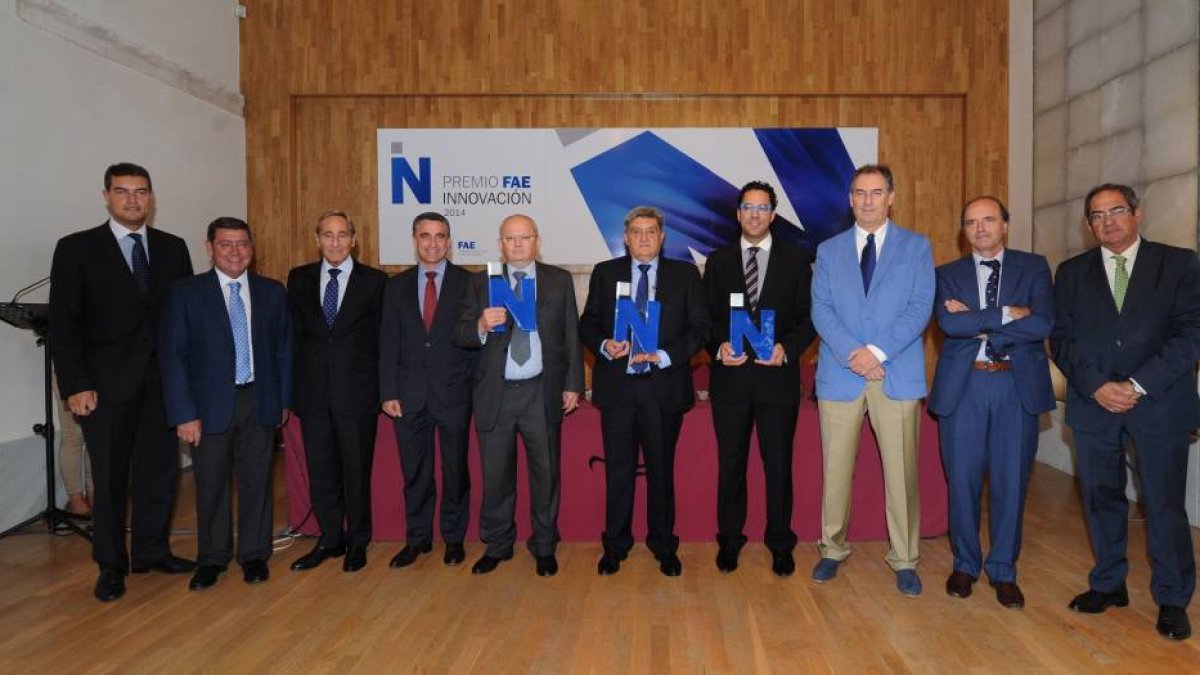 Galardonados con los Premios FAE Innovación 2014 que recaen en las empresas Esencial Dr. Aragües, Kleper Ingeniería y Ecogestión y Skretting España-Ical