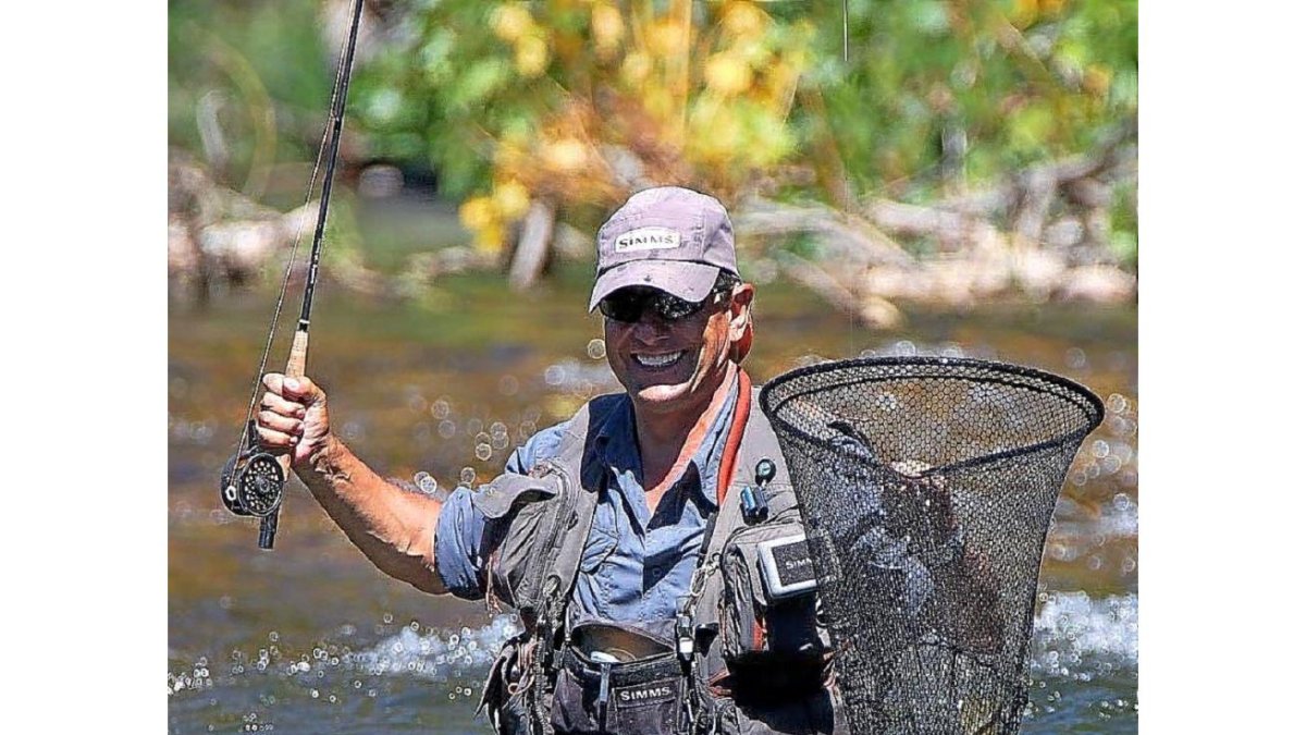 Javier Álvarez Tejedor, el primer campeón de España veterano de pesca de salmónidos mosca.-L. FUENTE