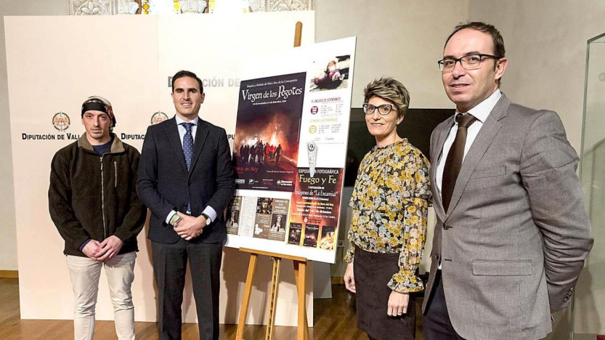Presentación ayer, en Diputación. Un ‘mulero’, el alcalde de Nava, la concejala de Cultura y el vicepresidente.-EL MUNDO