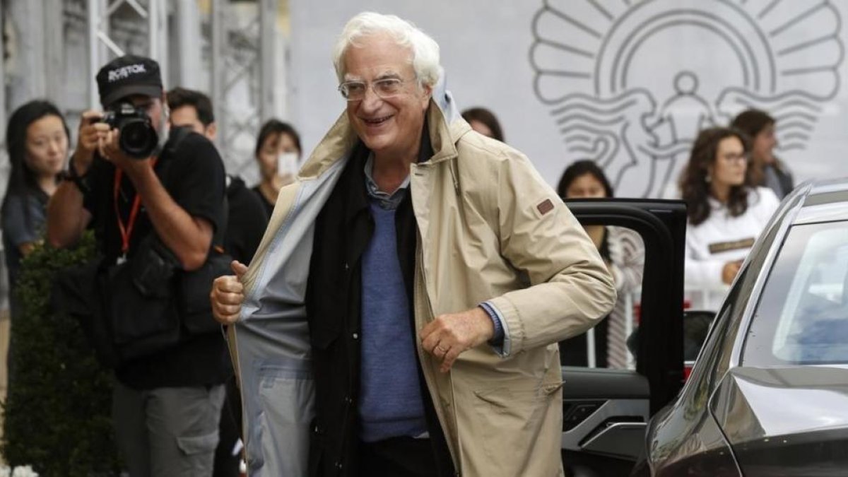 El cineasta francés Bertrand Tavernier, en San Sebastián, donde presenta 'Las películas de mi vida'.-EFE / JAVIER ETXEZARRETA