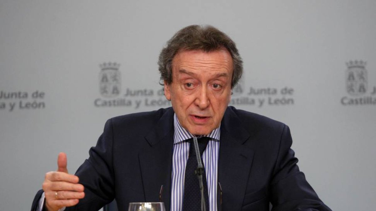 El consejero de la Presidencia y portavoz de la Junta, José Antonio de Santiago Juárez,-Ical