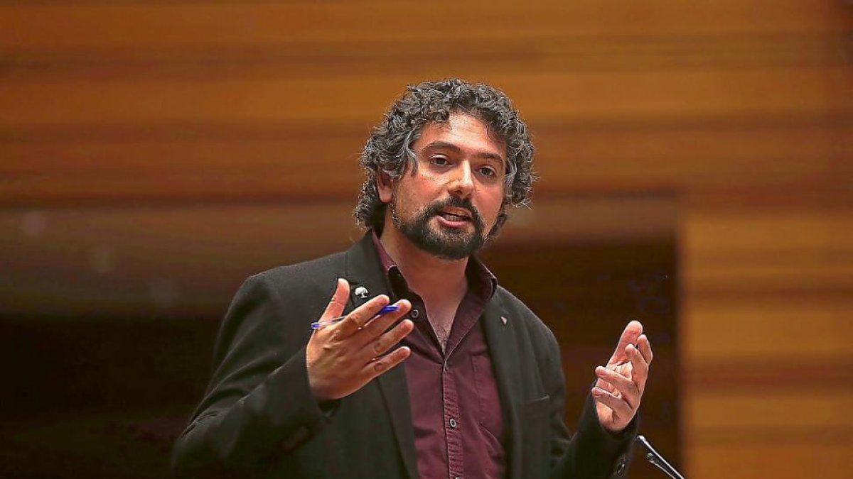 El procurador de IU en las Cortes, José Sarrión.-ICAL