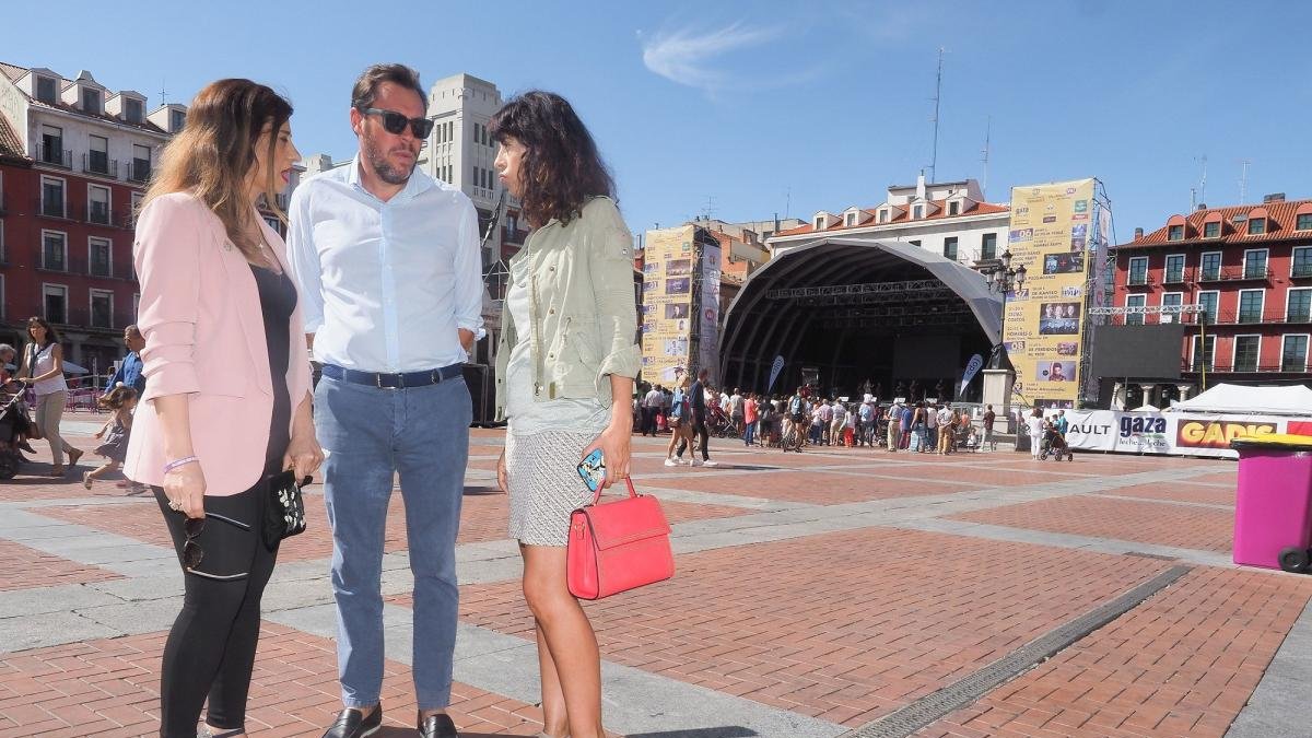 El alcalde de Valladolid, Óscar Puente, y la concejala de Cultura y Turismo, Ana Redondo, hacen balance de la Feria y Fiestas de la Virgen de San Lorenzo.-R. VALTERO / ICAL