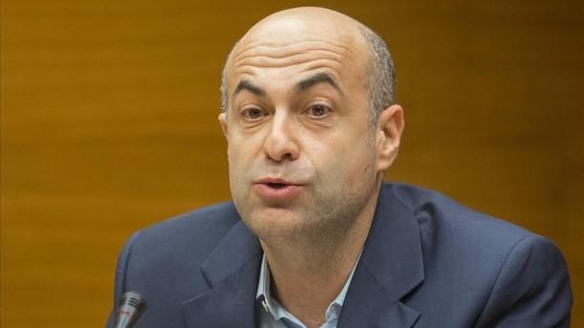 El exjefe de seguridad de Ferrocarrils de la Generalitat Valenciana Arturo Rocher, durante su declaración.-MIGUEL LORENZO