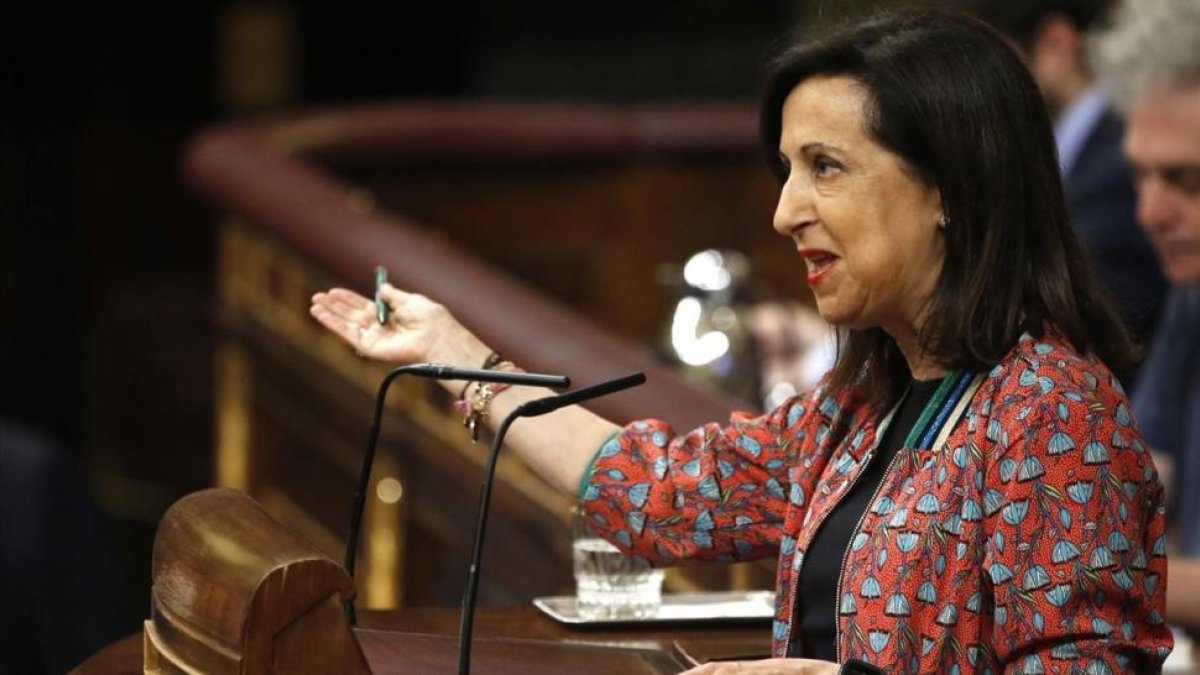 Margarita Robles en la tribuna del Congreso.-/ JAVIER LIZÓN (EFE)