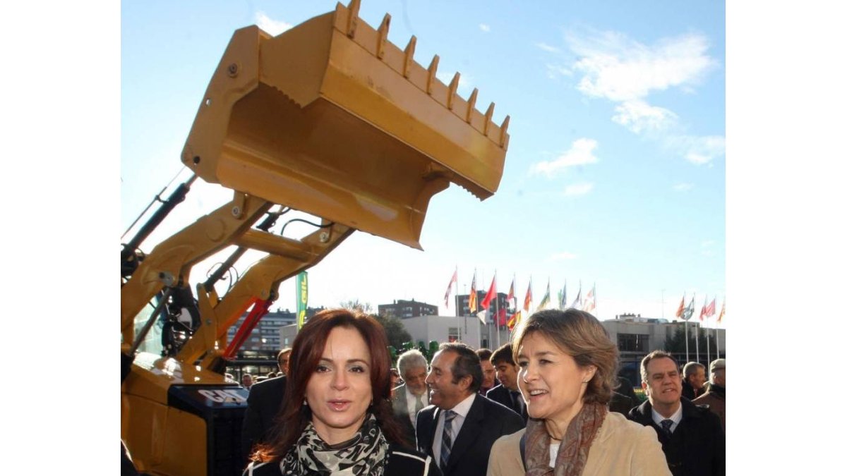 La ministra de Agricultura, Alimentación y Medio Ambiente, Isabel García Tejerina, y la consejera de Agricultura y Ganadería, Silvia Clemente, inauguran la IV edición de la Feria Agraria-Ical