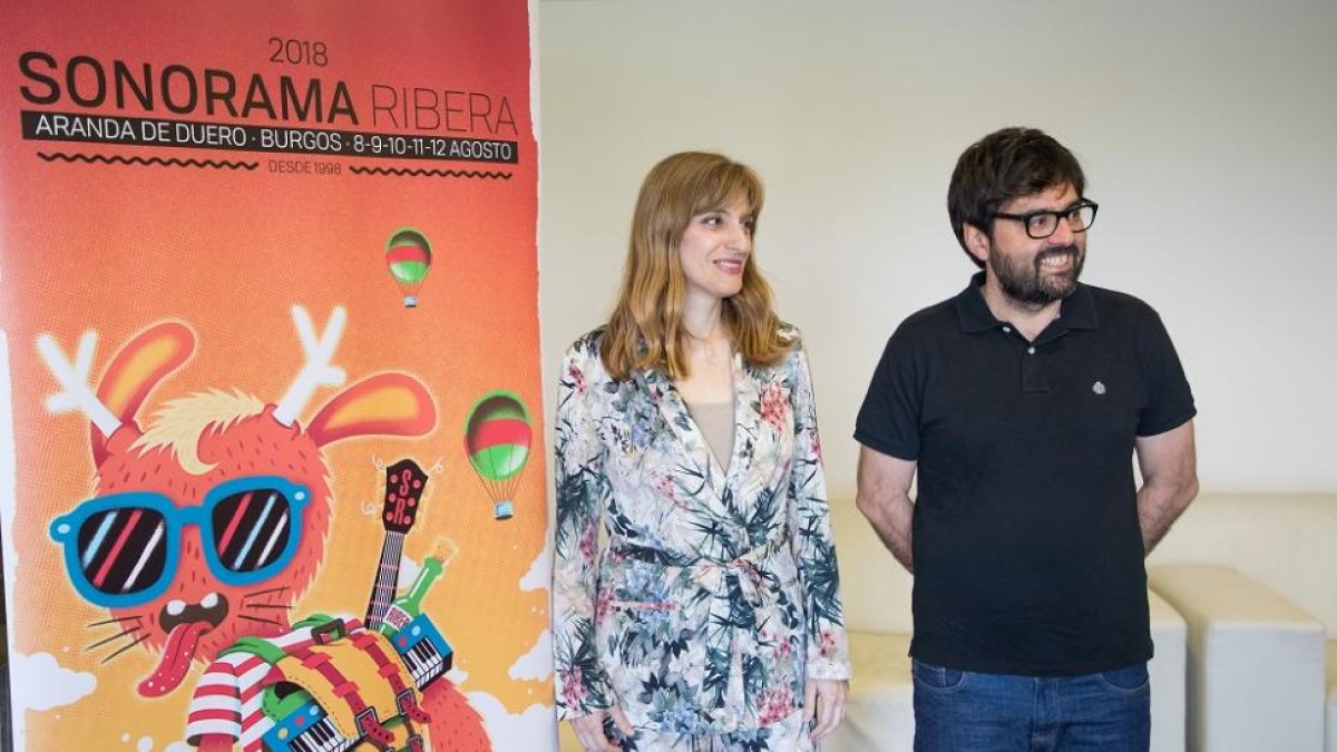 La directora general de Políticas Culturales, Mar Sancho, junto al coordinador de Producción de Sonorama, Juan Carlos de la Fuente, presentan el festival Sonorama 2018.-ICAL