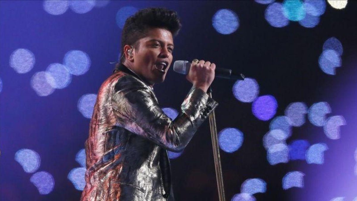Bruno Mars, durante la Super Bowl.-Kevin C Cox