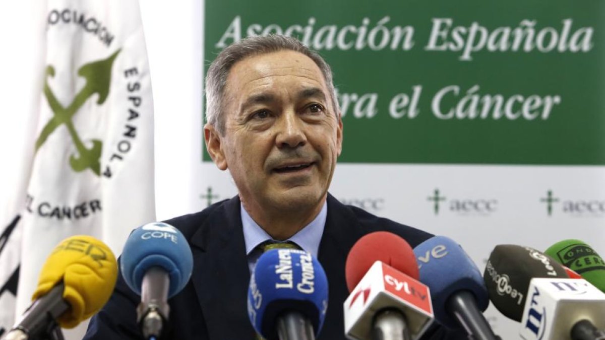 El presidente provincial de la Asociación Española Contra el Cáncer, Serafín de Abajo, comparece para abordar asuntos de actualidad-Ical