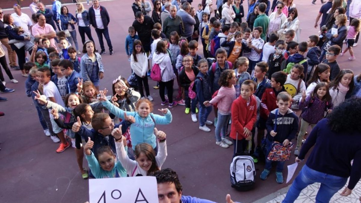 Los niños de Ávila comienzan las clases del nuevo curso escolar 2017-2018.-ICAL
