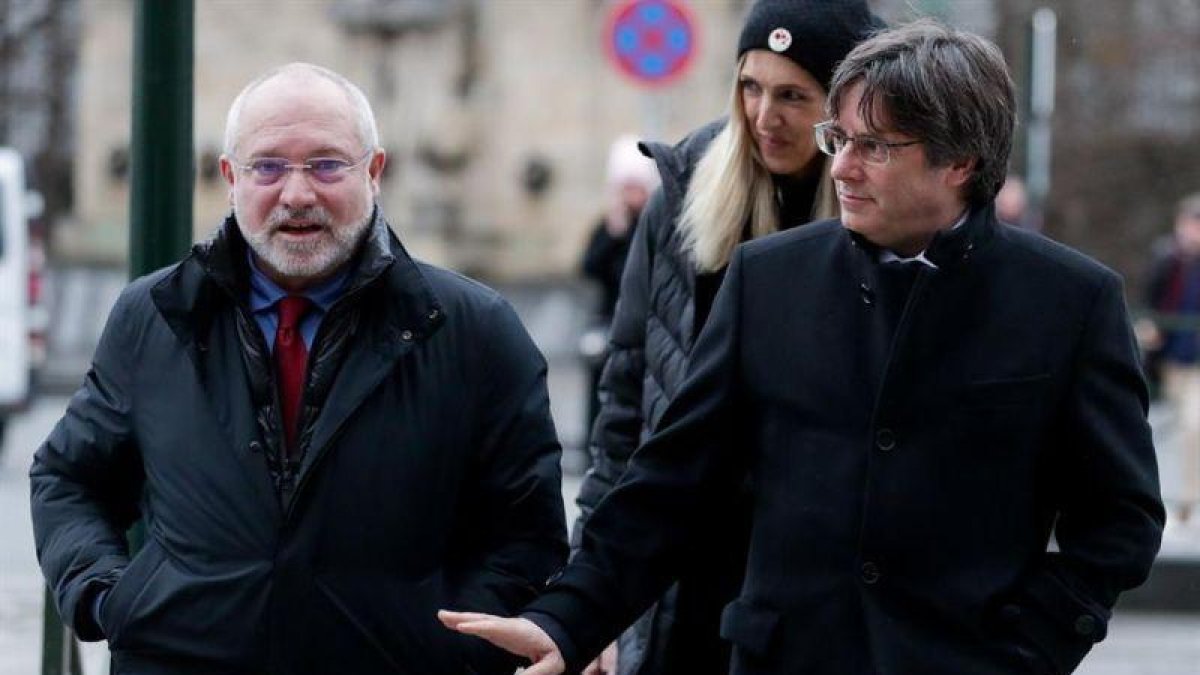 Puigdemont entrando a los juzgados de Bruselas.-STEPHANIE LECOCQ (EFE)