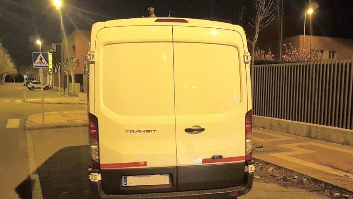 Furgoneta que conducía en el momento de la detención.-@PoliciaVLLTwitter